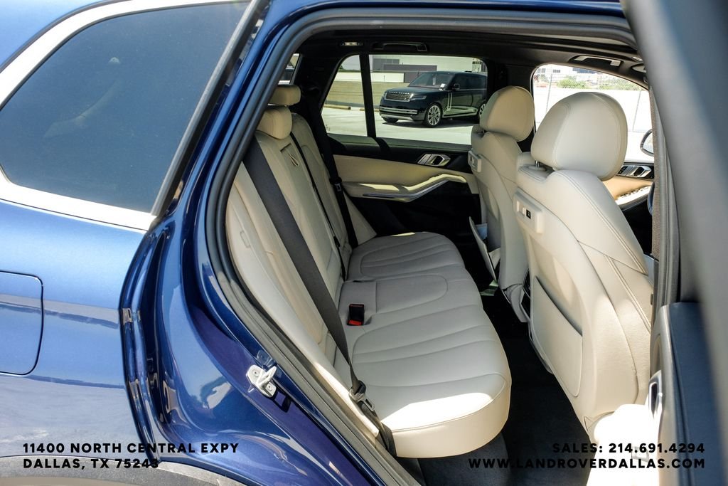 Used 2022 Blue Metallic BMW sDrive40i image 43