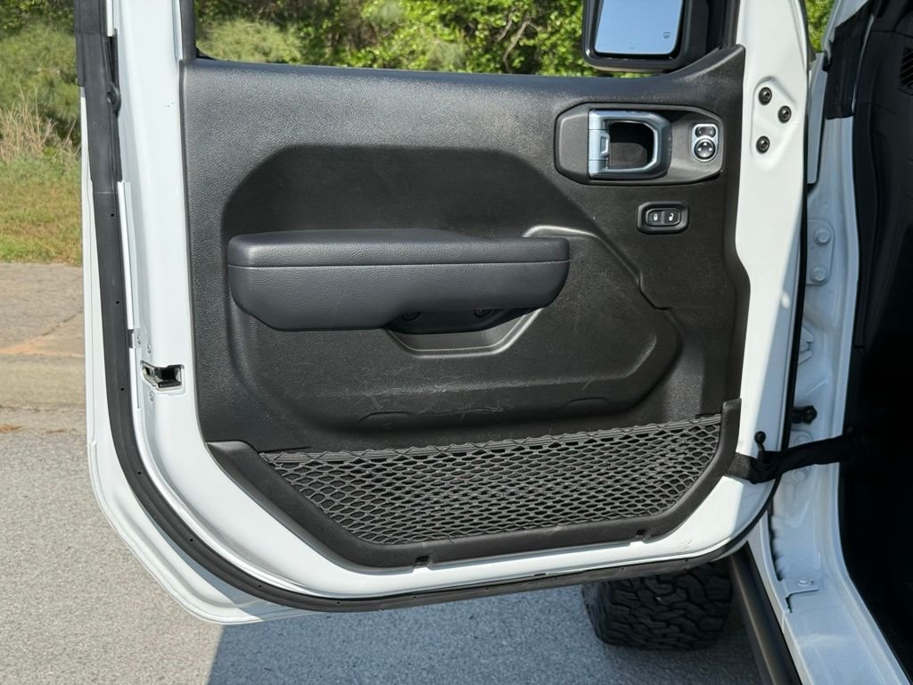 Used 2024 White Jeep Rubicon image 21