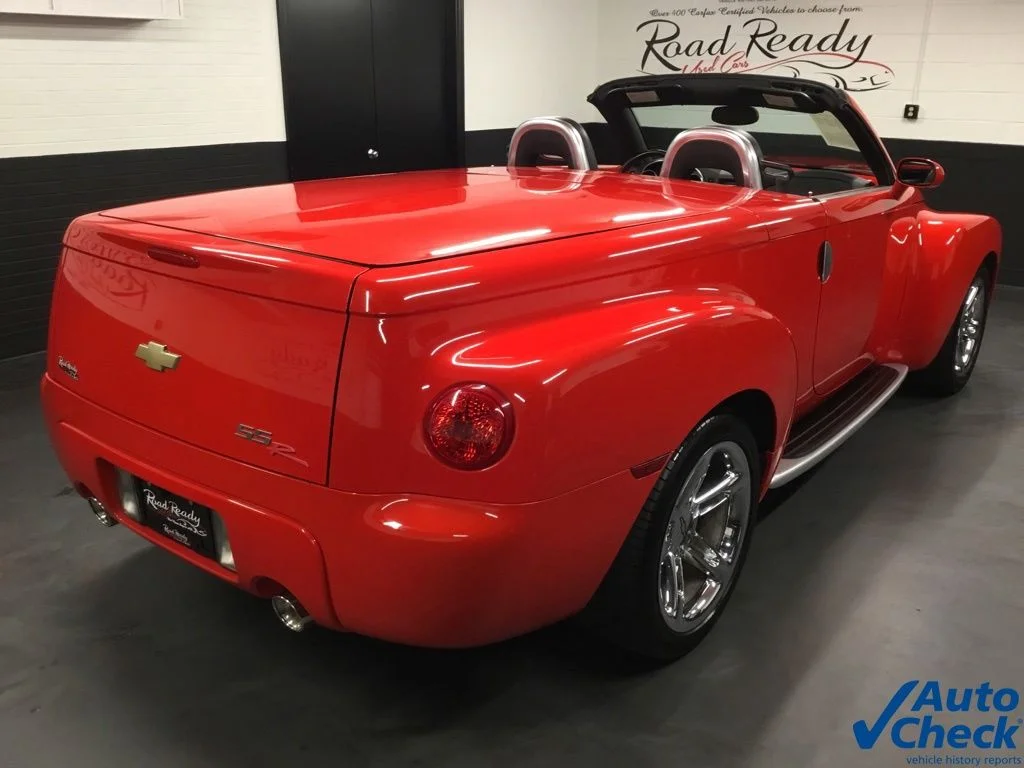 Used 2005 Red Chevrolet Base image 11