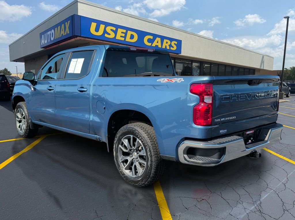 Used 2024 Lakeshore Blue Metallic Chevrolet LT image 7