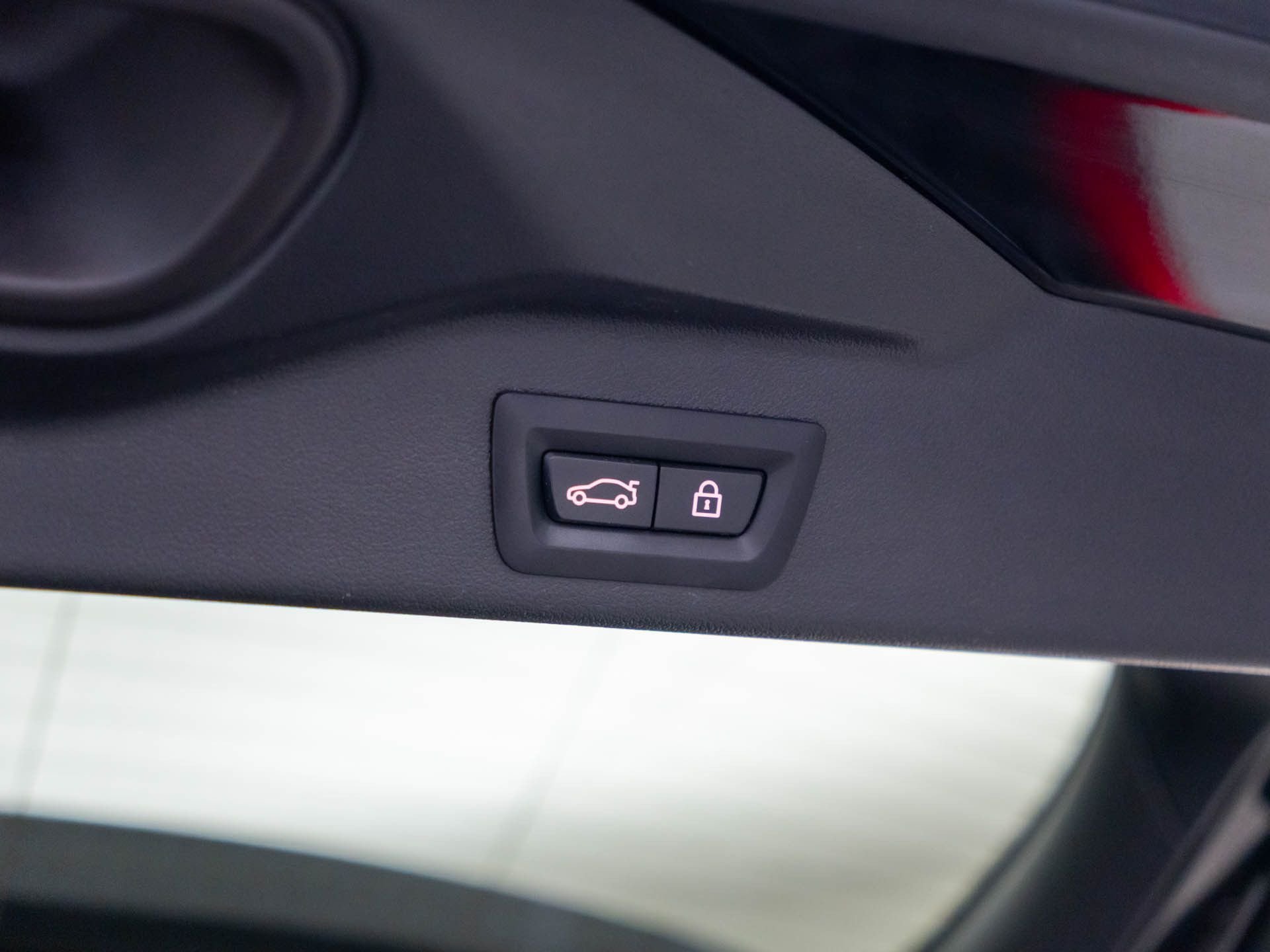 Used 2022 Black Sapphire Metallic BMW M50i image 35