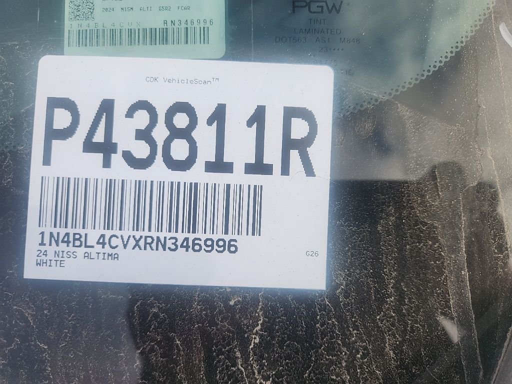 Used 2024 White Nissan 2.5 SR image 5