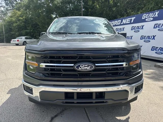 New 2026 Carbonized Gray Metallic Ford XLT image 5