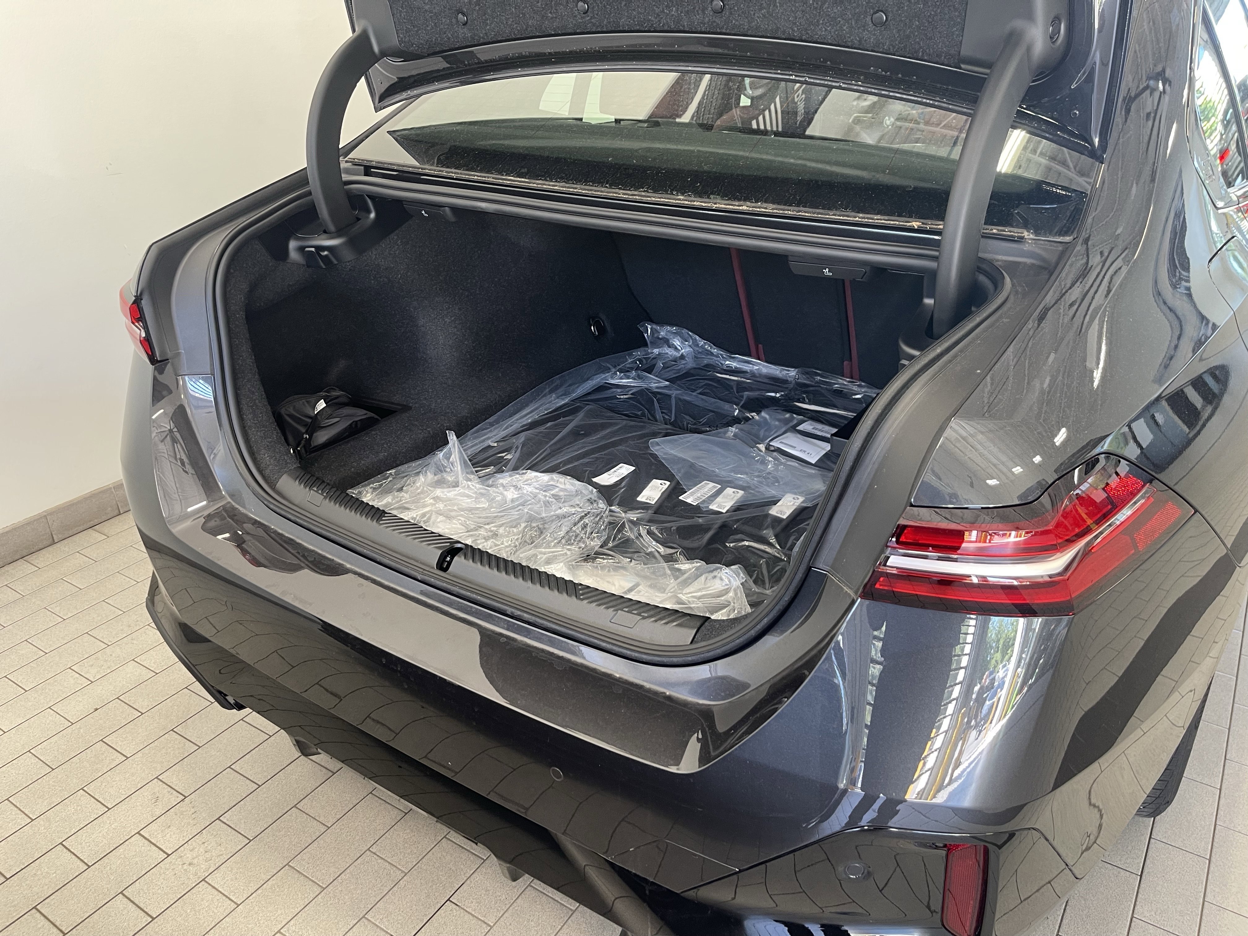 Used 2026 DARK GRAPHITE MET BMW 530i xDrive image 7