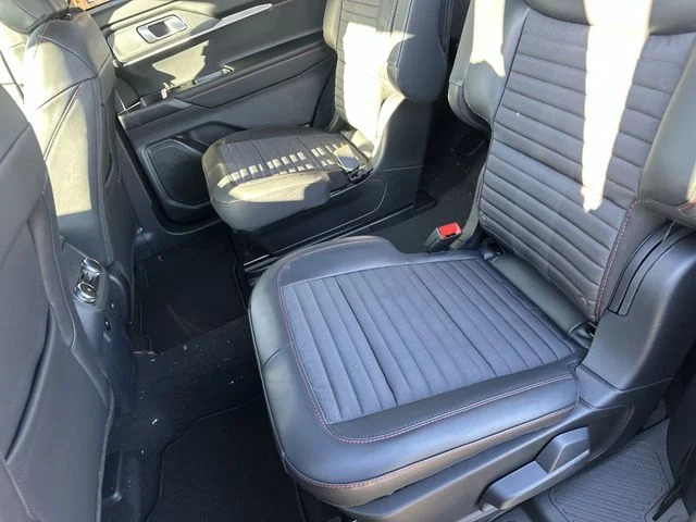 New 2026 Carbonized Gray Metallic Ford ST-Line image 25
