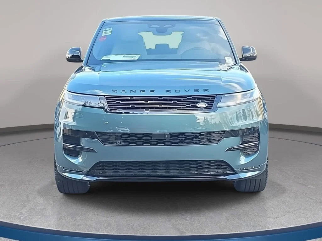 New 2026 Giola Green LAND ROVER Dynamic SE image 2
