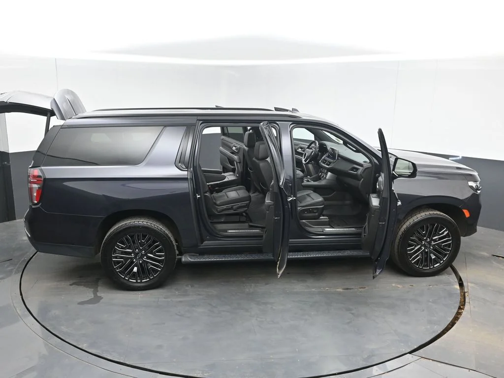 Used 2022 Gray Chevrolet Z71 image 48
