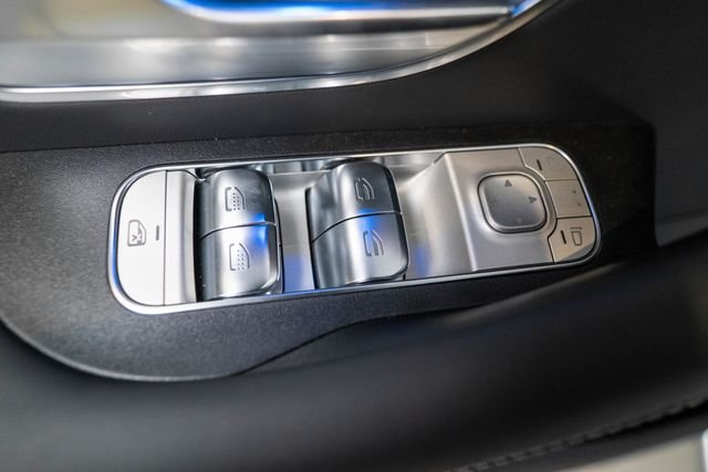 New 2026 MANUFAKTUR Moonlight White Metallic Mercedes-Benz GLS 63 AMG® image 20