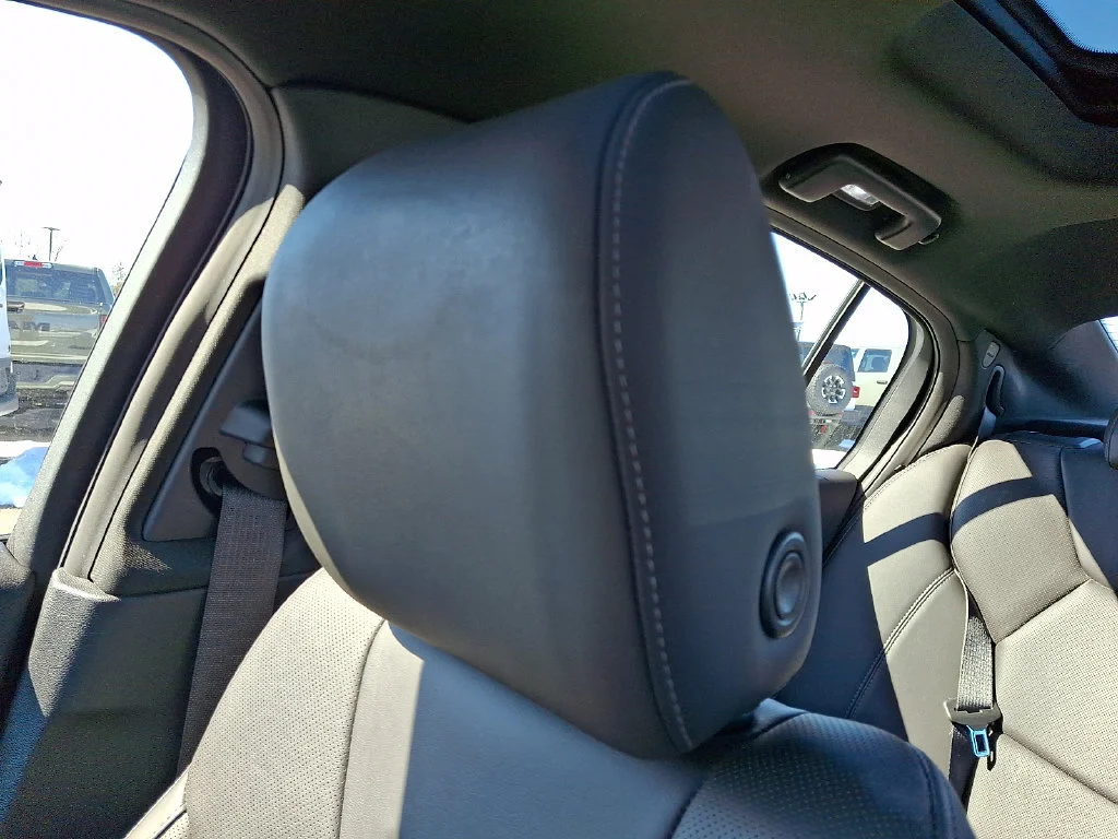 Used 2020 Crystal White Tricoat Cadillac Premium Luxury image 18