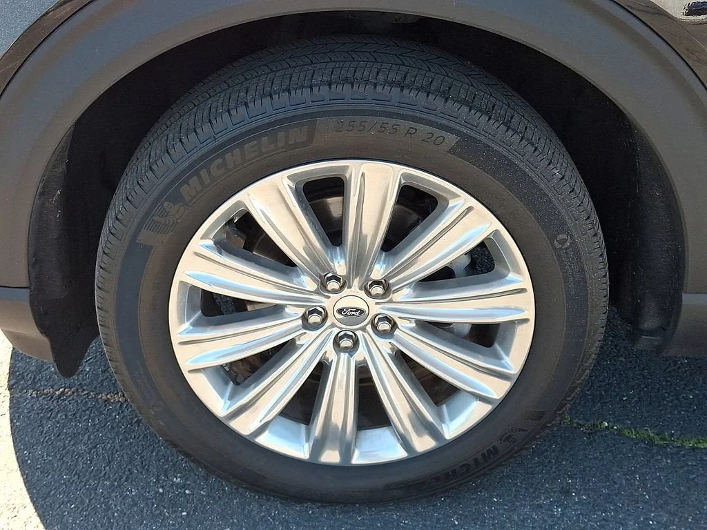 Used 2020 Black Ford Limited image 62