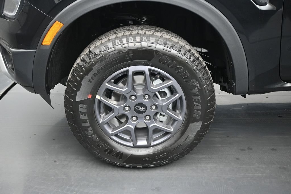 New 2026 Shadow Black Ford XLT image 20