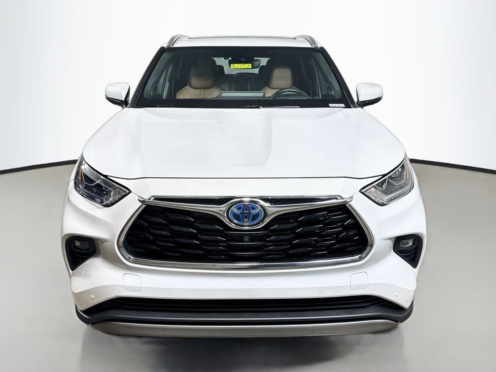 Used 2022 Wind Chill Pearl Toyota Hybrid Platinum image 2