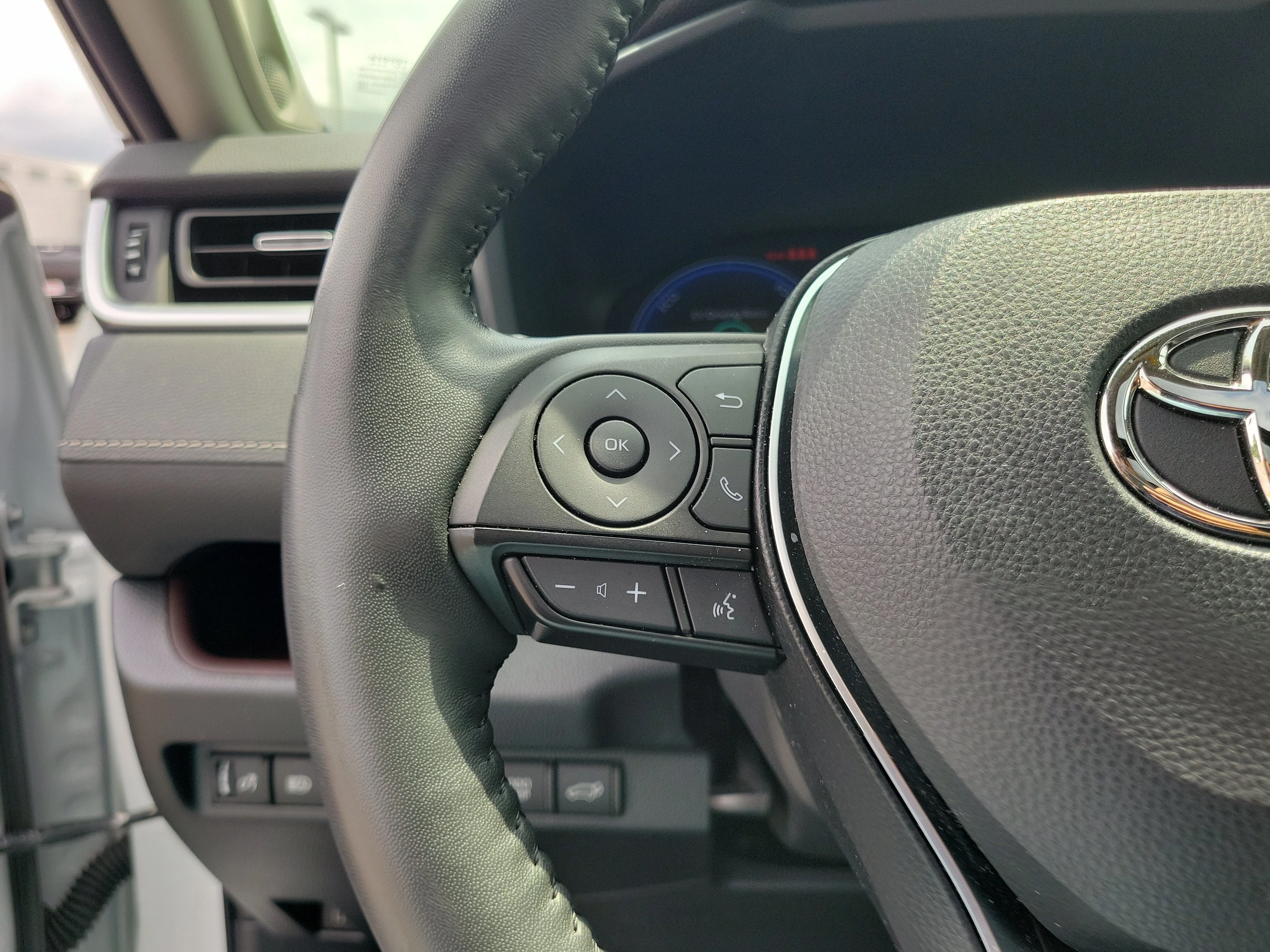 Certified Used 2024 Wind Chill Pearl Toyota Limited image 22