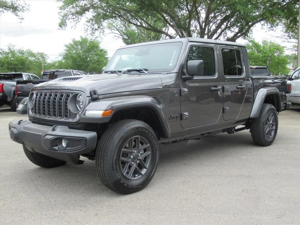 New 2026 Granite Crystal Metallic Clear-Coat Exterior Paint Jeep Sport S image 3