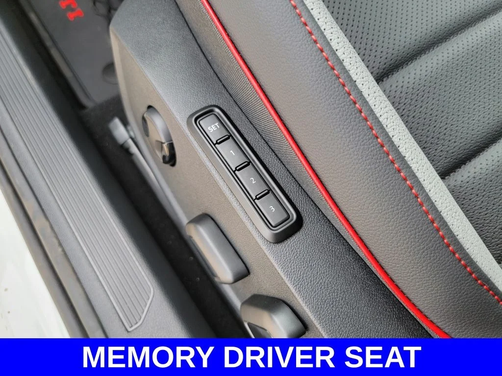 2025 Volkswagen Golf GTI SE - Photo 26