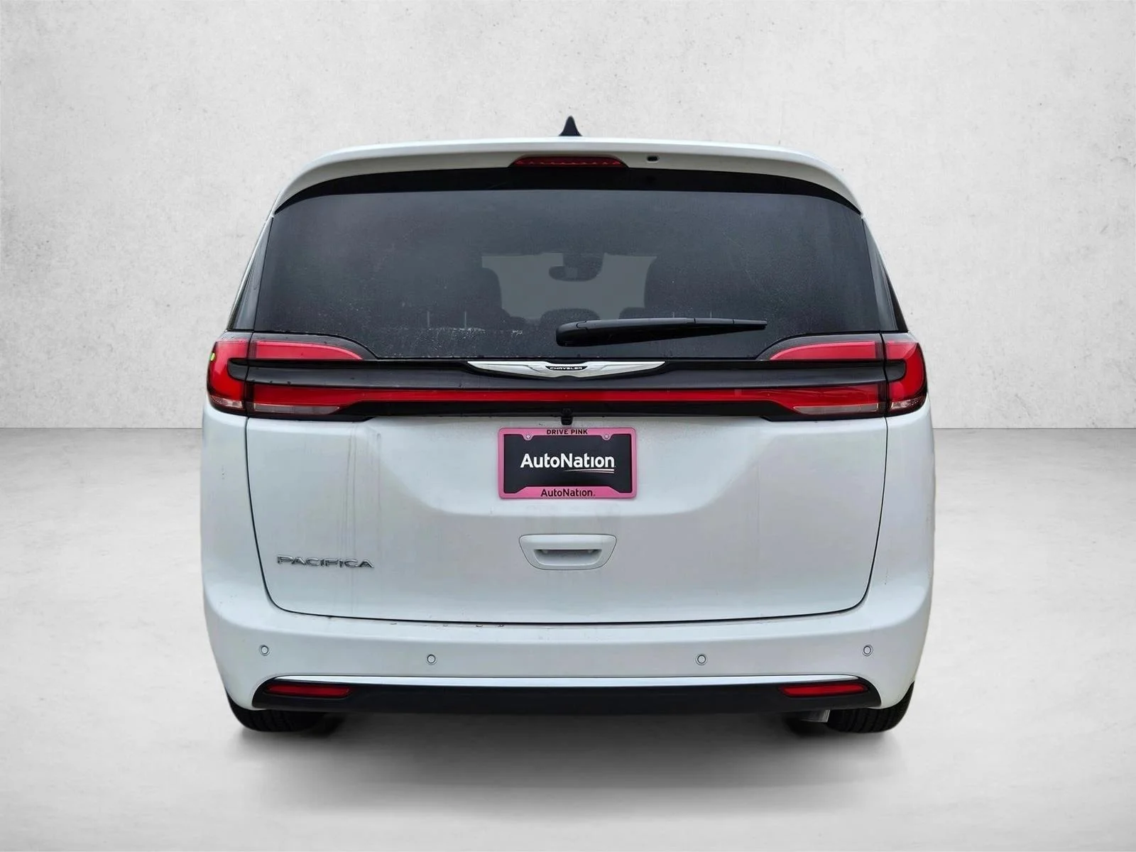 New 2026 Bright White Clear-Coat Exterior Paint Chrysler Select image 8