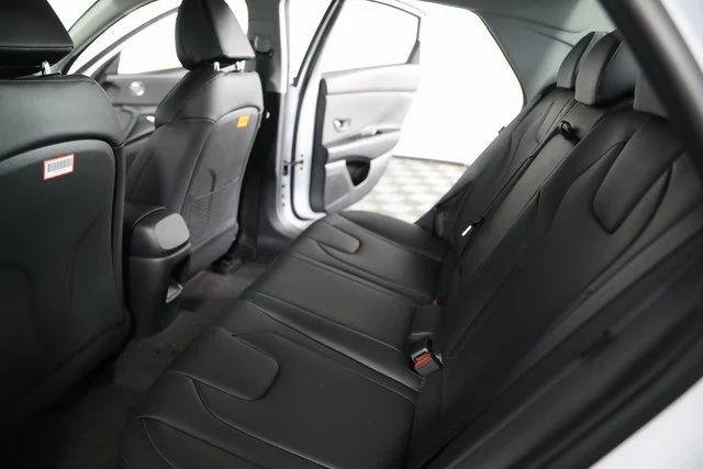2025 Hyundai Elantra Limited - Photo 51