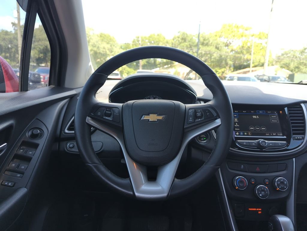 Used 2018 Red Chevrolet LT image 17