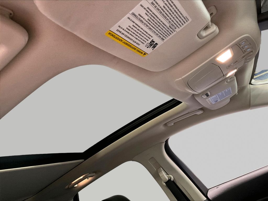 Used 2021 Silver Ford Titanium image 22