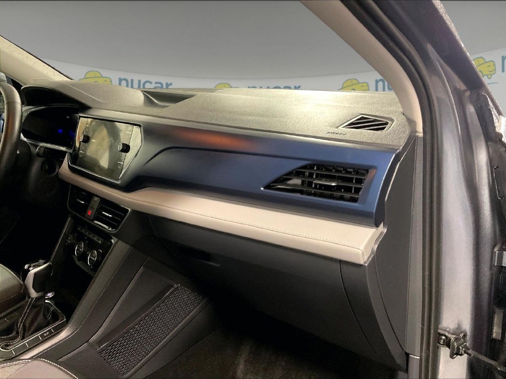 Used 2024 Gray Volkswagen 1.5T SE image 13