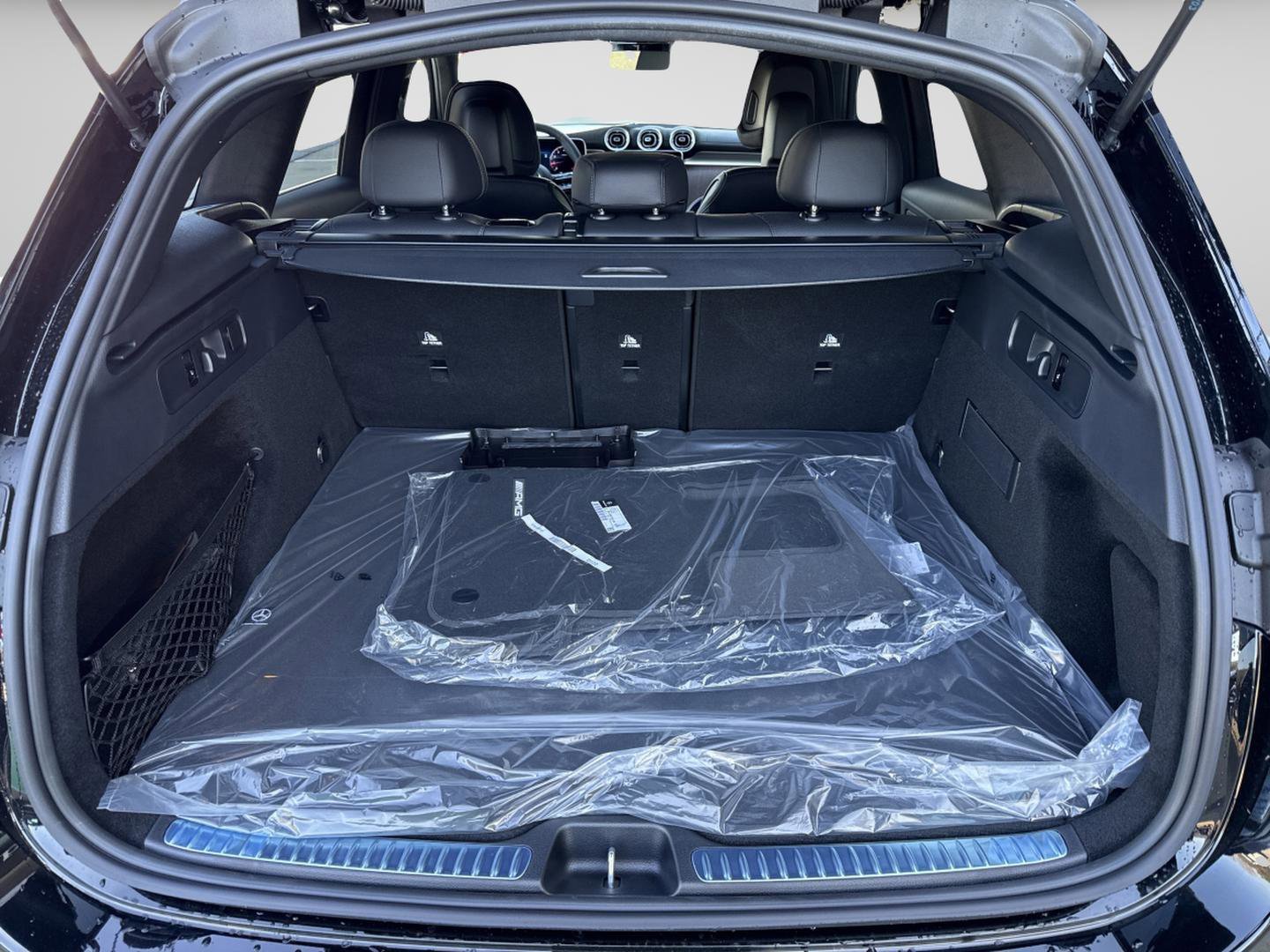 Certified Used 2026 Black Mercedes-Benz GLC 300 image 13