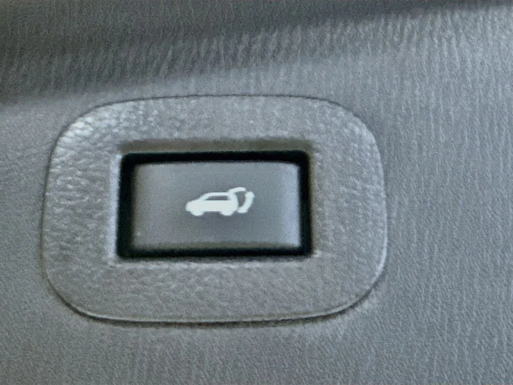 Certified Used 2023 Beige INFINITI Premium Select image 36
