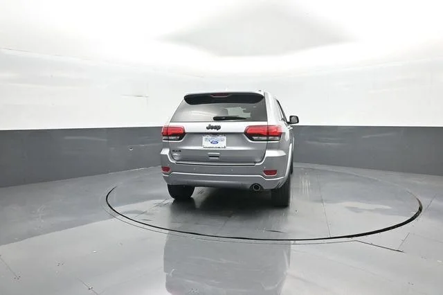 Used 2020 Silver Jeep Altitude image 7