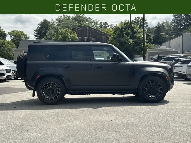 New 2026 Narvik Black Land Rover OCTA image 6