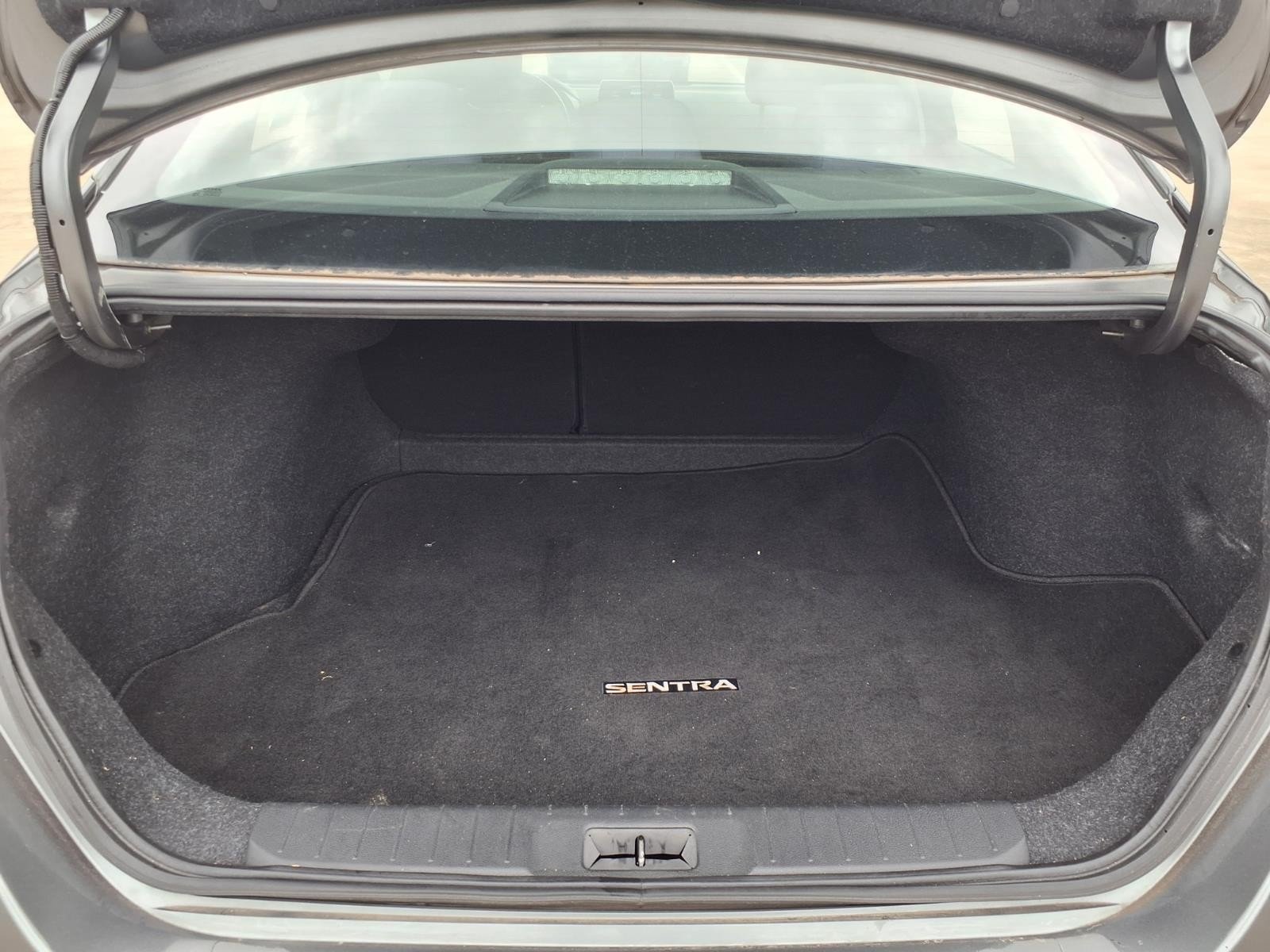 2021 Nissan Sentra SR Gray at Mac Haik CDJR North Houston