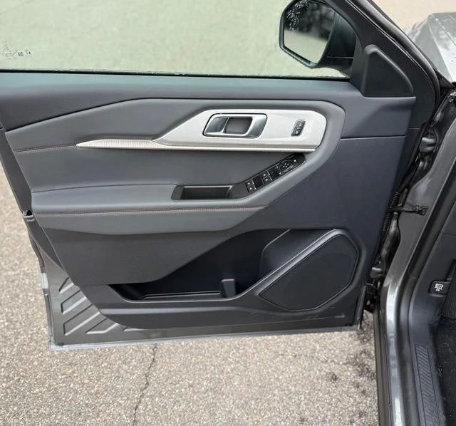New 2026 Carbonized Gray Metallic Ford Active image 13