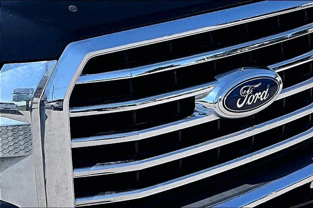 Used 2017 Black Ford XLT image 30