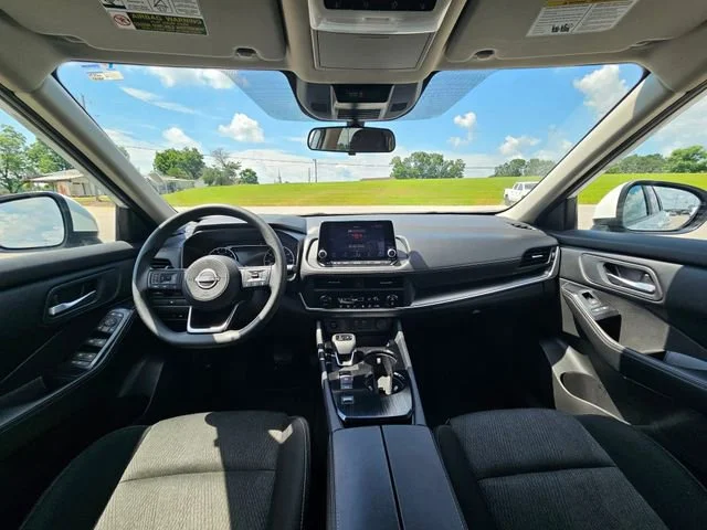 Used 2024 White Nissan SV image 12
