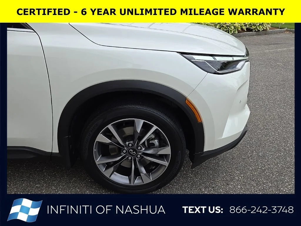 Certified Used 2024 White INFINITI LUXE image 14
