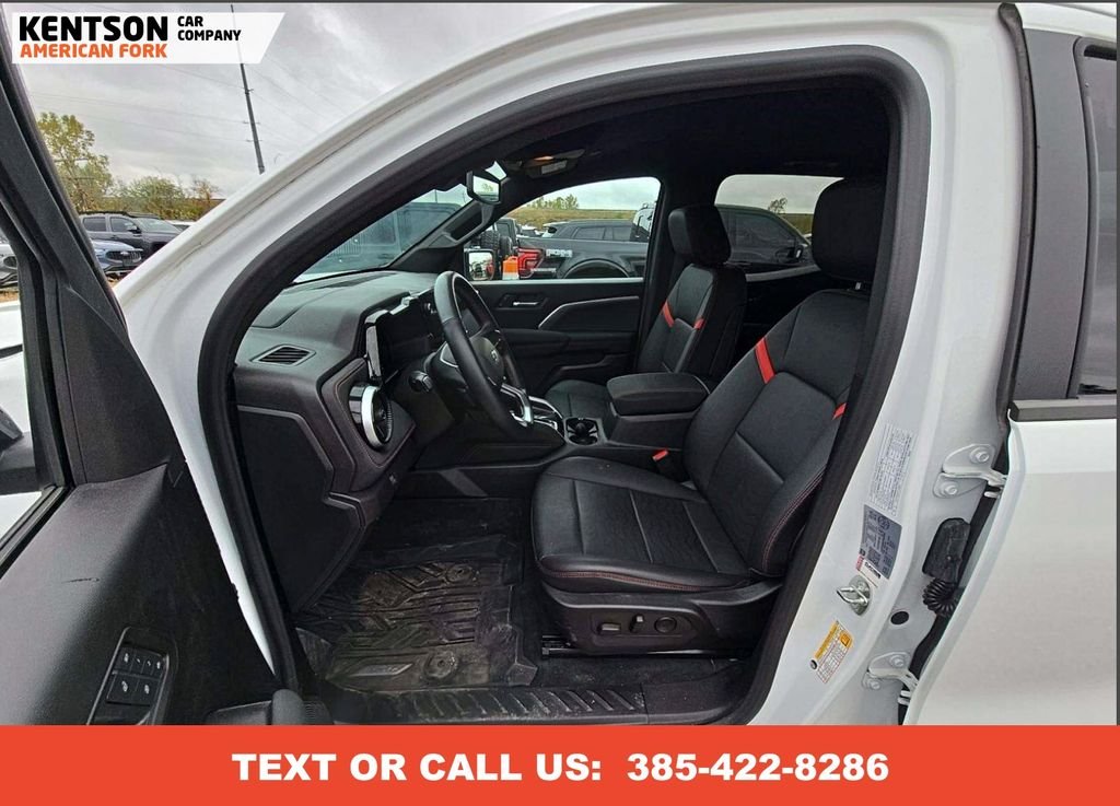 2023 Chevrolet Colorado Z71 photo 2