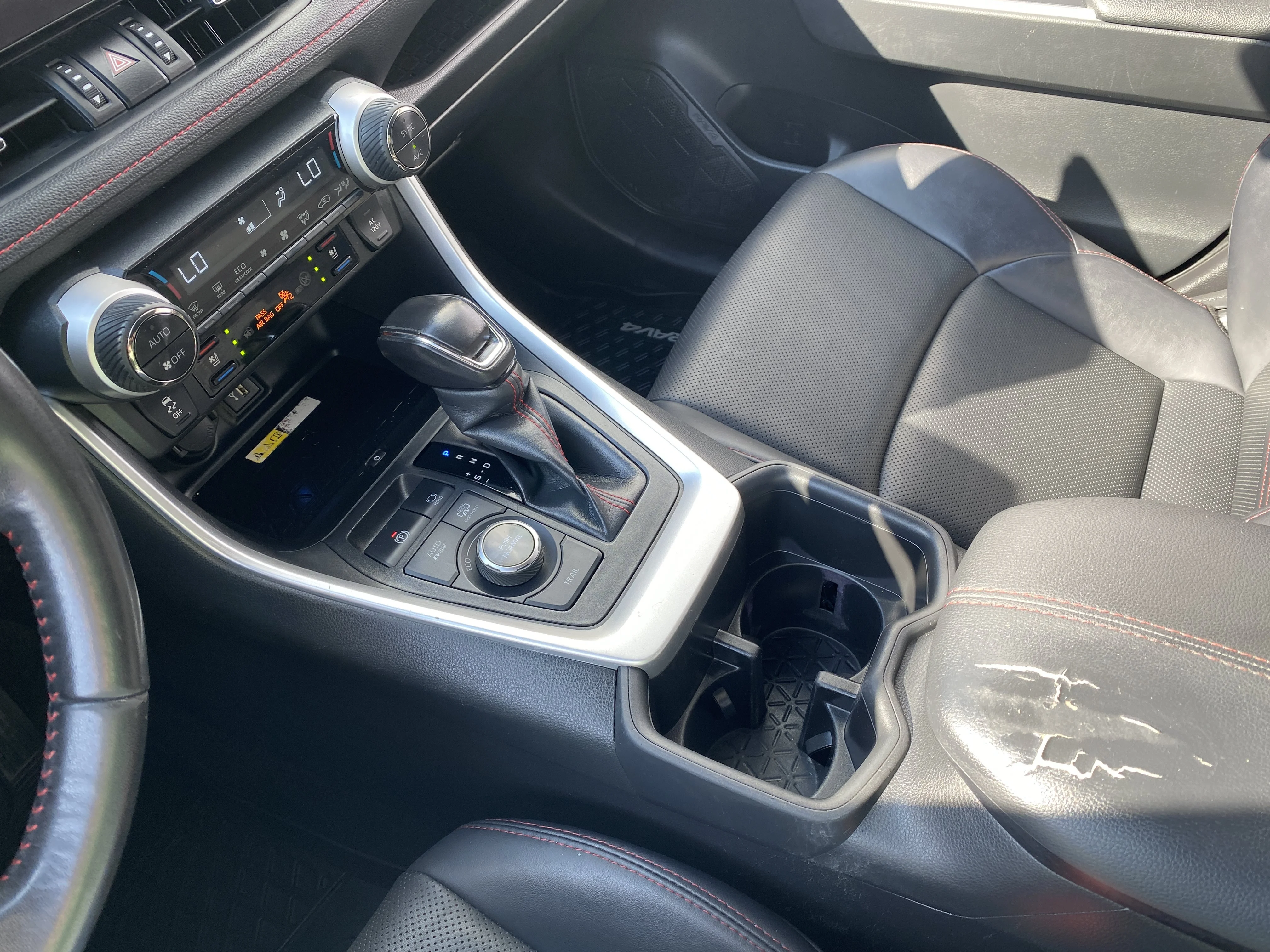 Used 2024 White Toyota SE AWD * HYBRID * LEATHER * SUNROOF * image 18