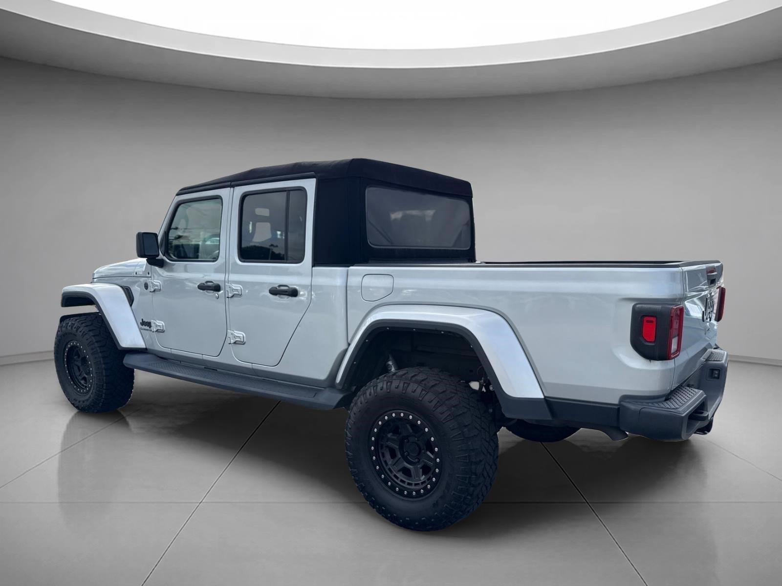 Used 2022 Silver Zynith Clearcoat Jeep Sport S image 12