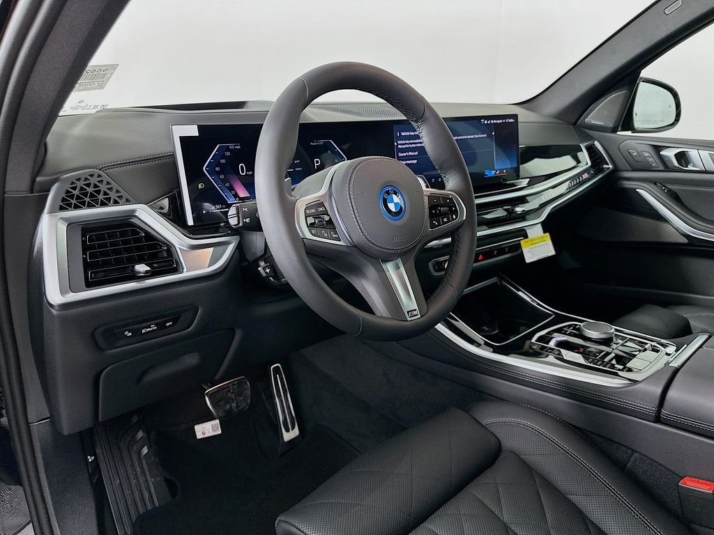 New 2026 Carbon Black Metallic BMW xDrive50e image 9