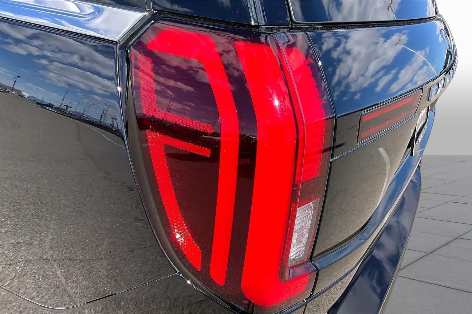 Used 2025 Agate Black Ford King Ranch image 27