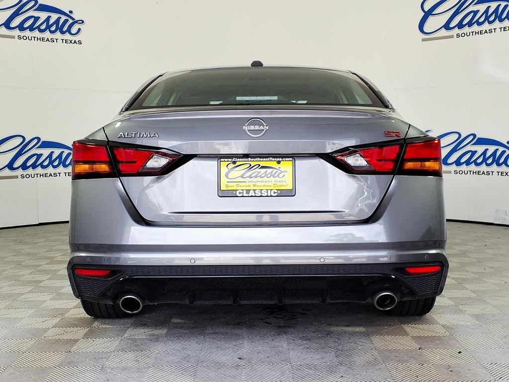 Used 2025 Gun Metallic Nissan SR image 4