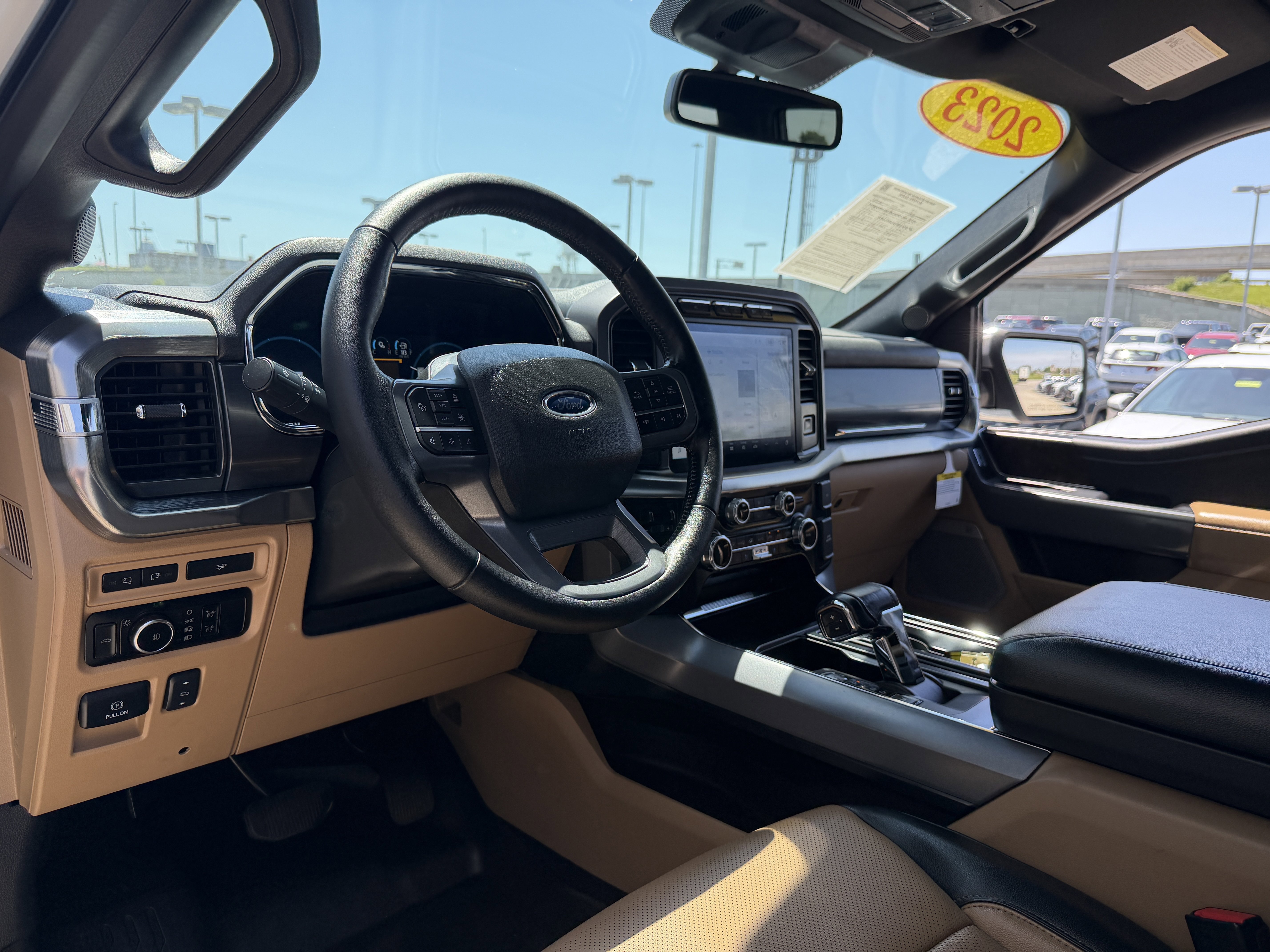 Used 2023 Oxford White Ford LARIAT image 31