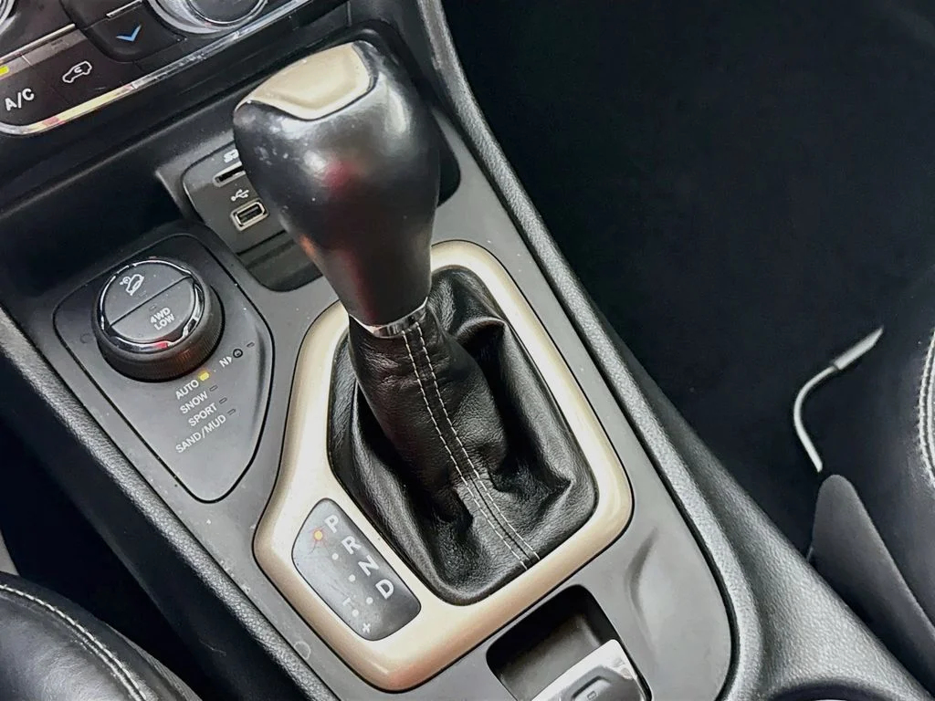 Used 2014 Gray Jeep Limited image 20
