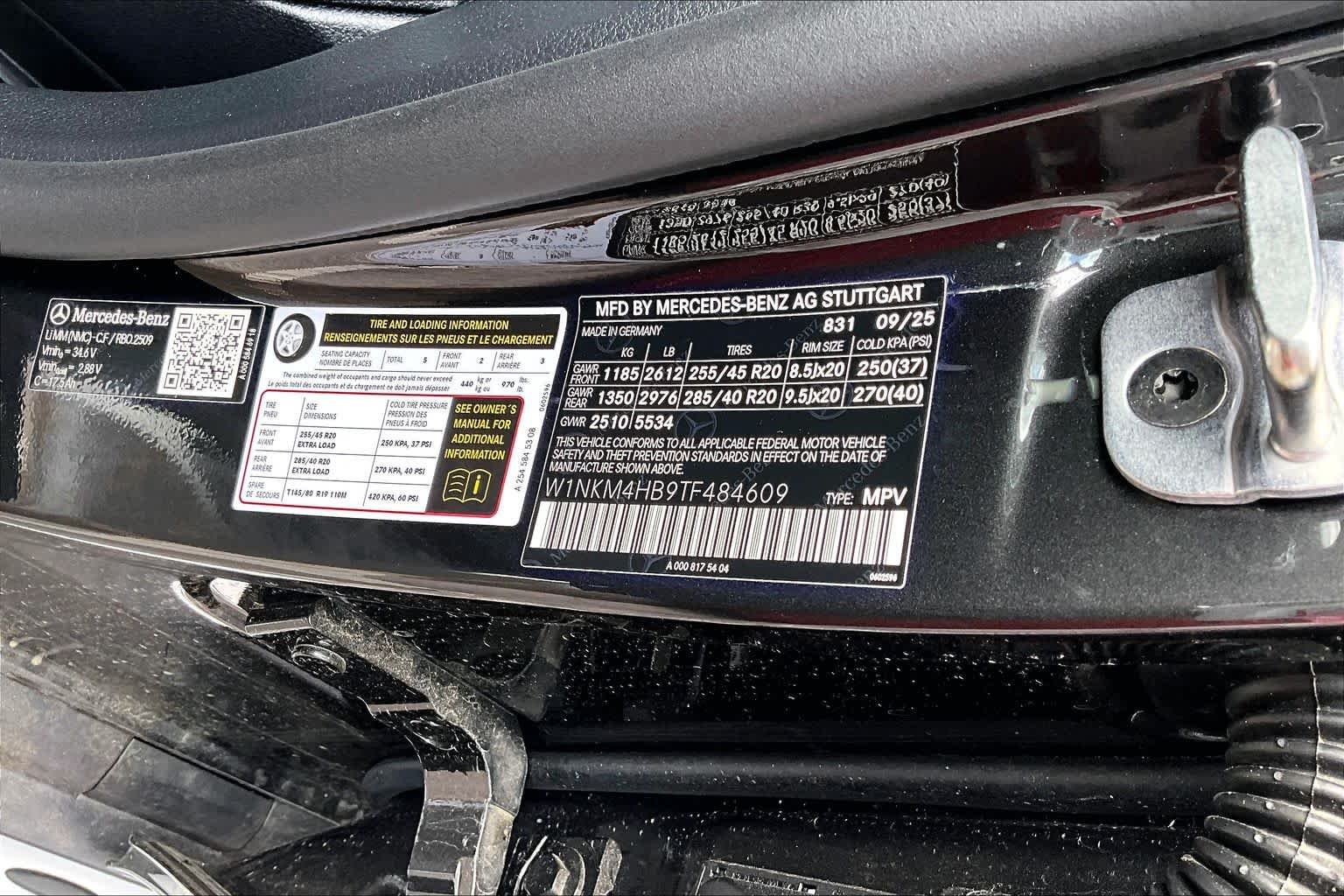 New 2026 Graphite Grey Metallic Mercedes-Benz GLC 300 image 22