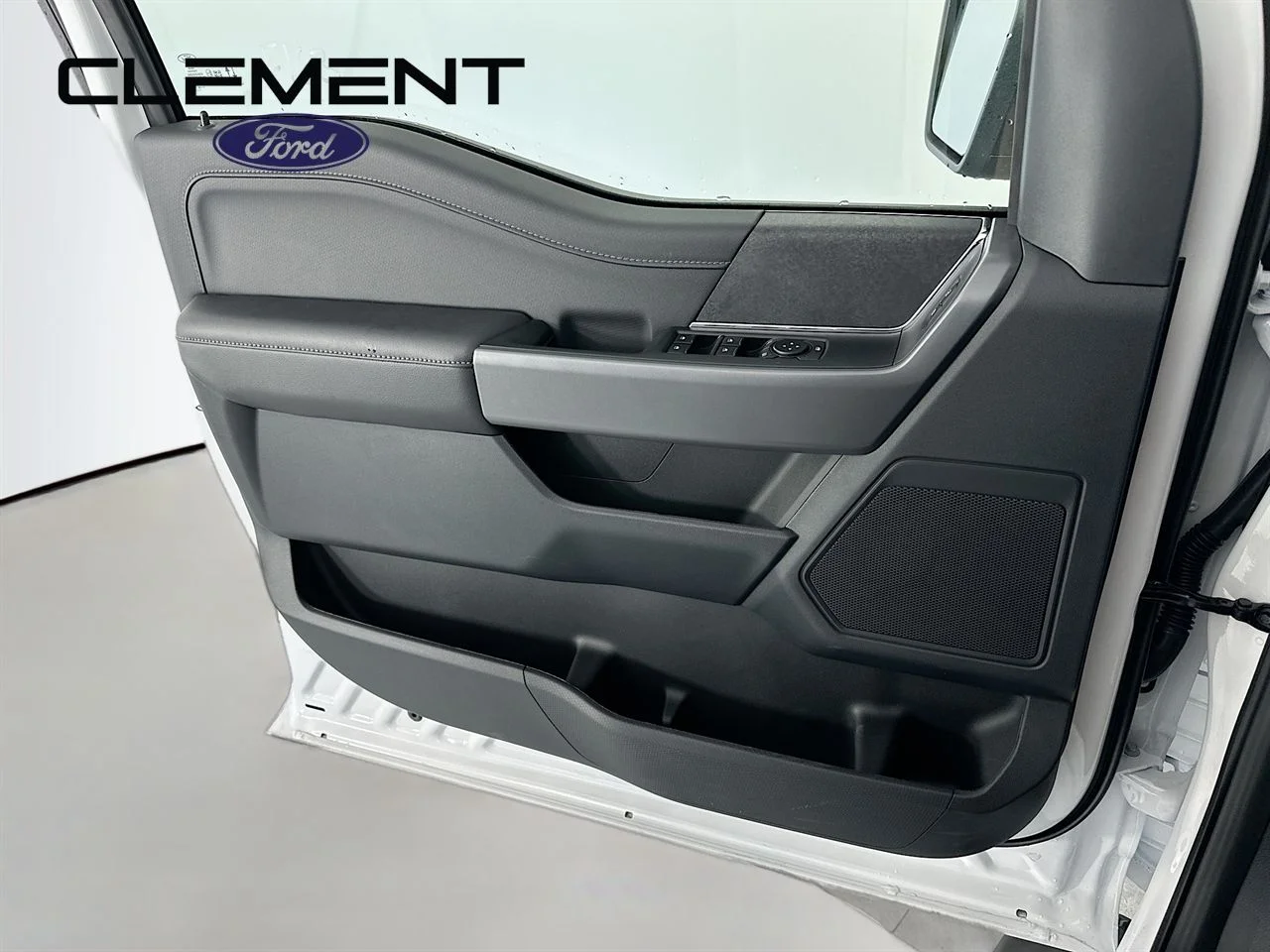 New 2026 Oxford White Ford XLT image 23