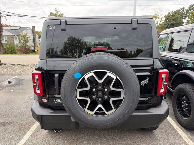 New 2026 Shadow Black Ford Outer Banks® image 6