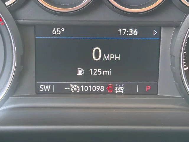 Used 2021 SUMMIT WHITE Chevrolet Z71 image 23
