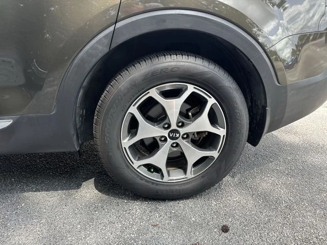 Used 2020 Green Kia EX image 37