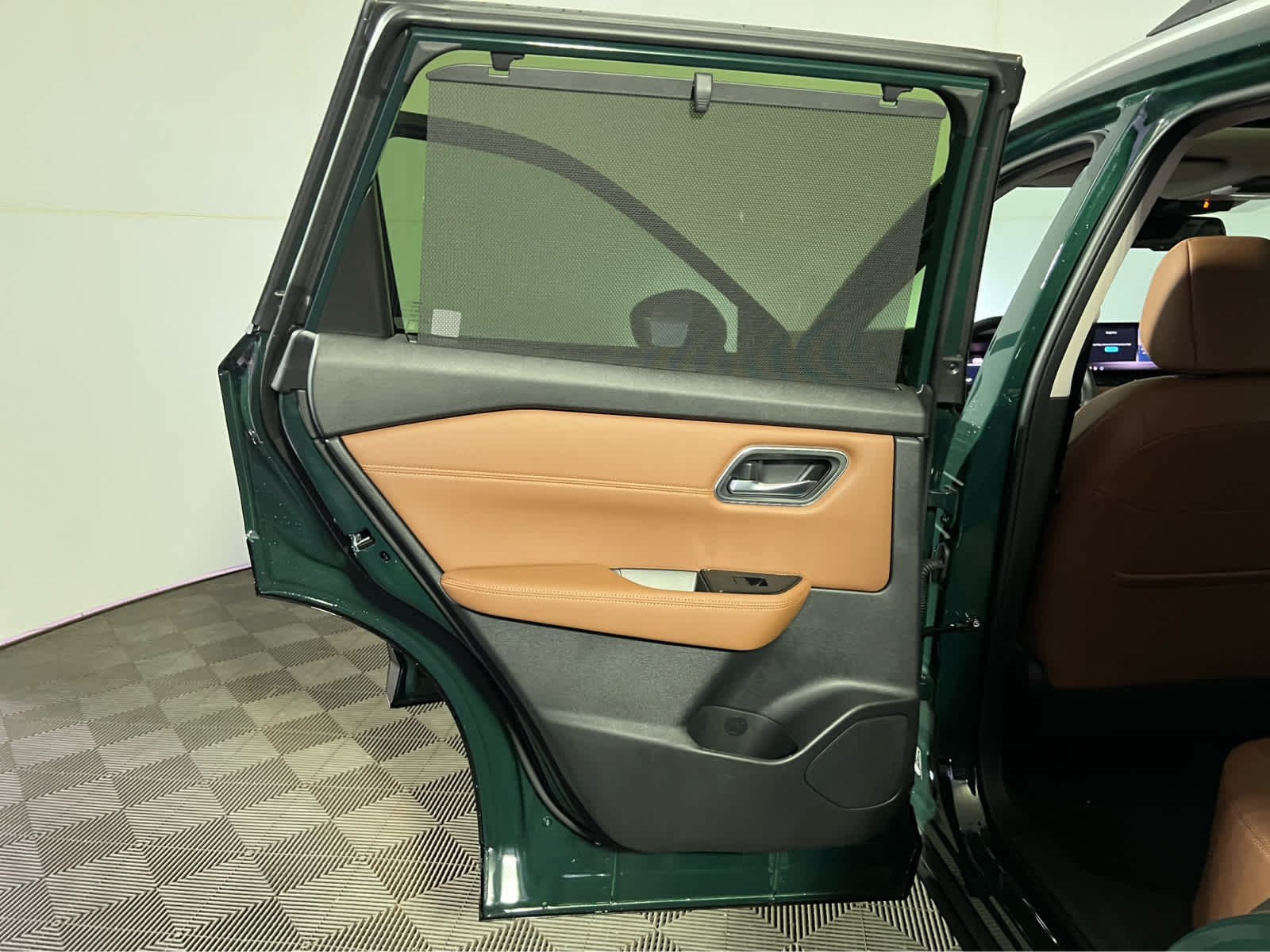New 2026 Obsidian Green Pearl Nissan Platinum image 17