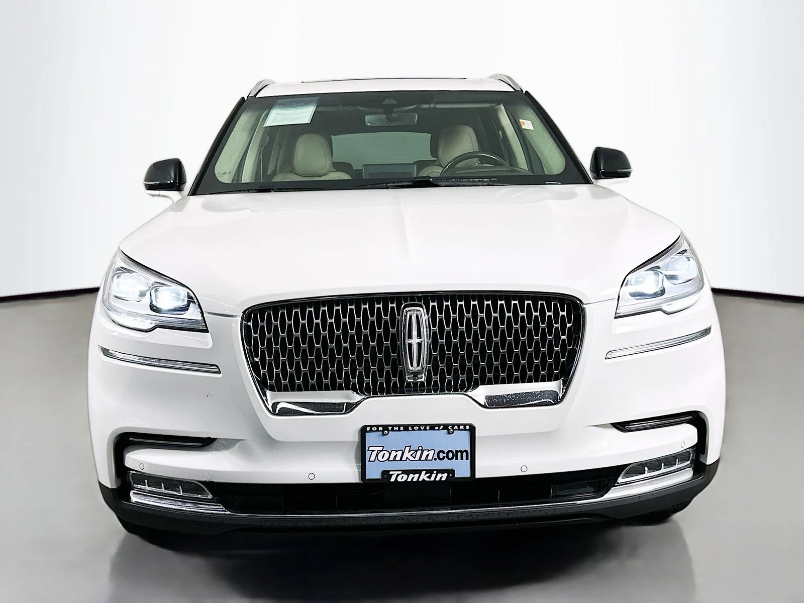 Used 2021 White Lincoln Reserve image 3