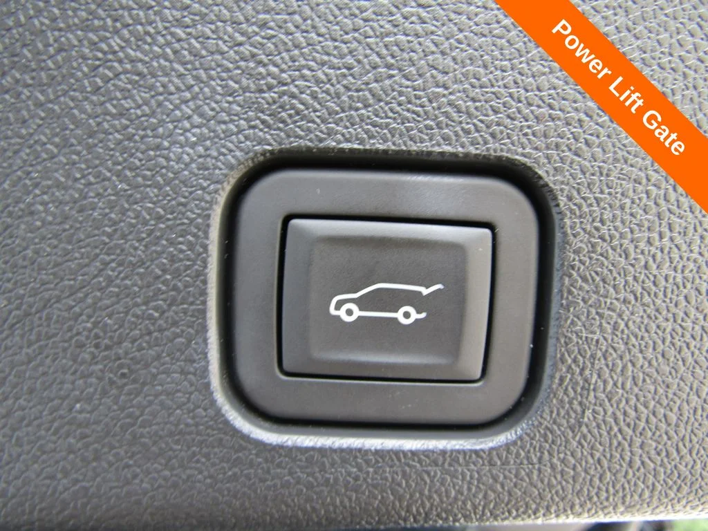 Used 2026 Blue Buick Preferred image 24
