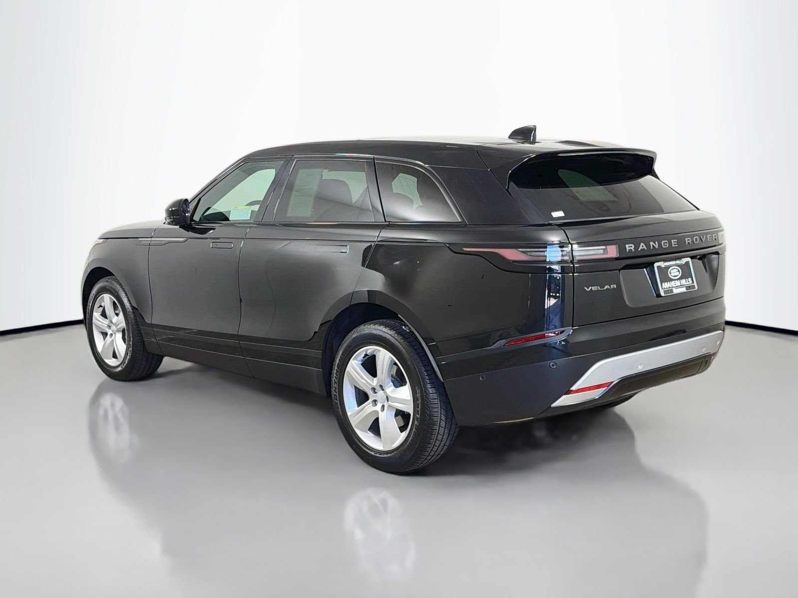 Certified Used 2026 Santorini Black Land Rover S image 3